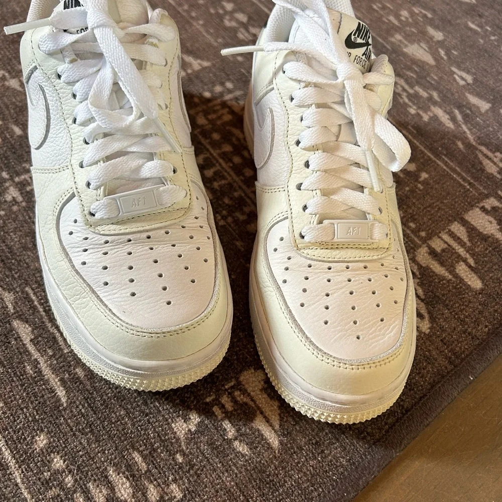 Nike Custom Air Force 1 Low White and Cream with Black Heel Tab Sz 6 - Picture 6 of 12